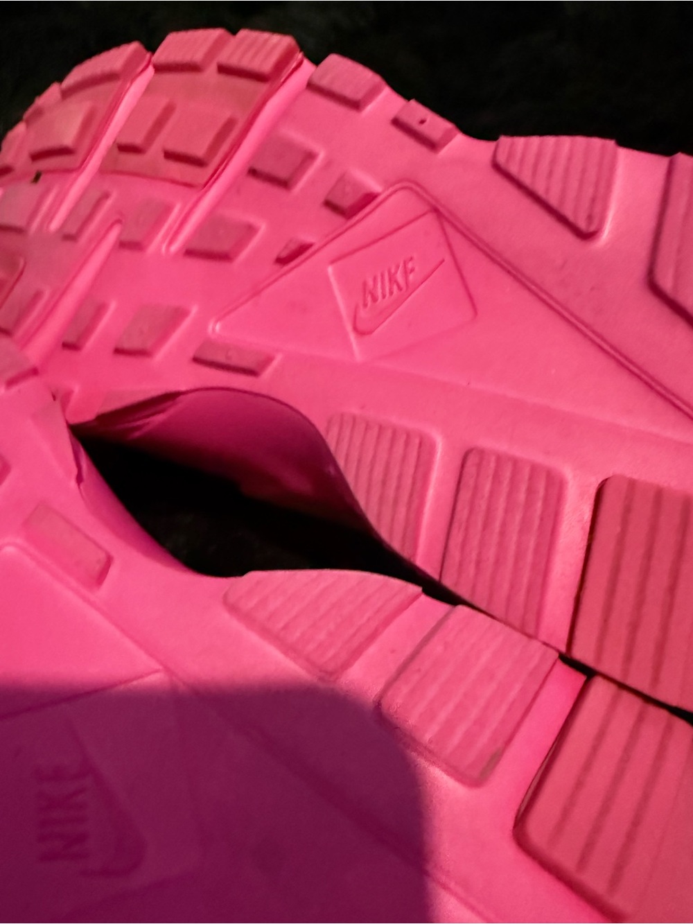 Nike Women's Neon Pink Huarache Sneakers size 5.5Y . Women 7 - Picture 11 of 11